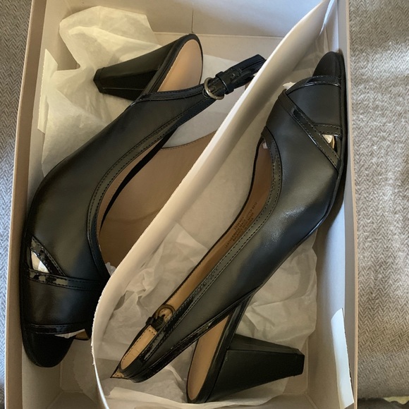 Size 7 1/2 M Easy Spirit Essenza Black LE 79933849-NW9 NEW IN BOX - Picture 2 of 4